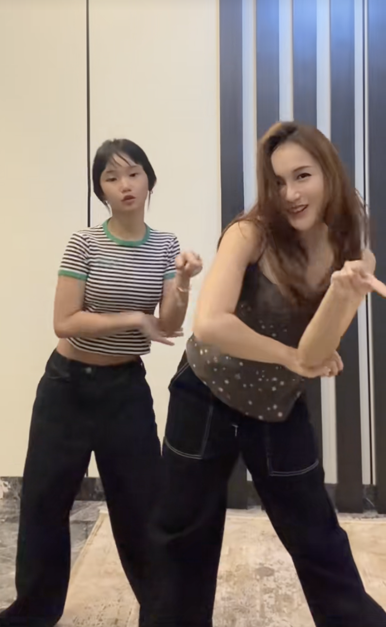 Ayu Ting Ting dan Bilqis. (TikTok/@ayutingting)